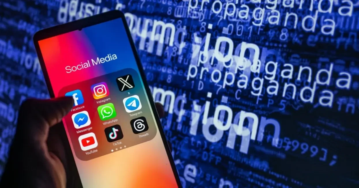 ИИ,дезинформация,фейки,проверка информации,боты,соцсети,правда,fake news,мифы,анализ данных