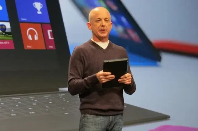 Microsoft Surface стивен синофски джеффри эпштейн Windows 8 Doj