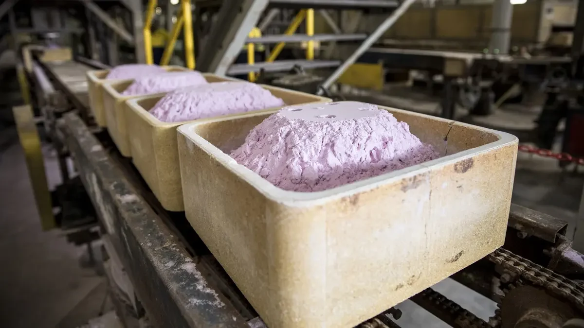 редкоземельные материалы,постоянные магниты,экспортные лицензии,китайская промышленность,торговые ограничения